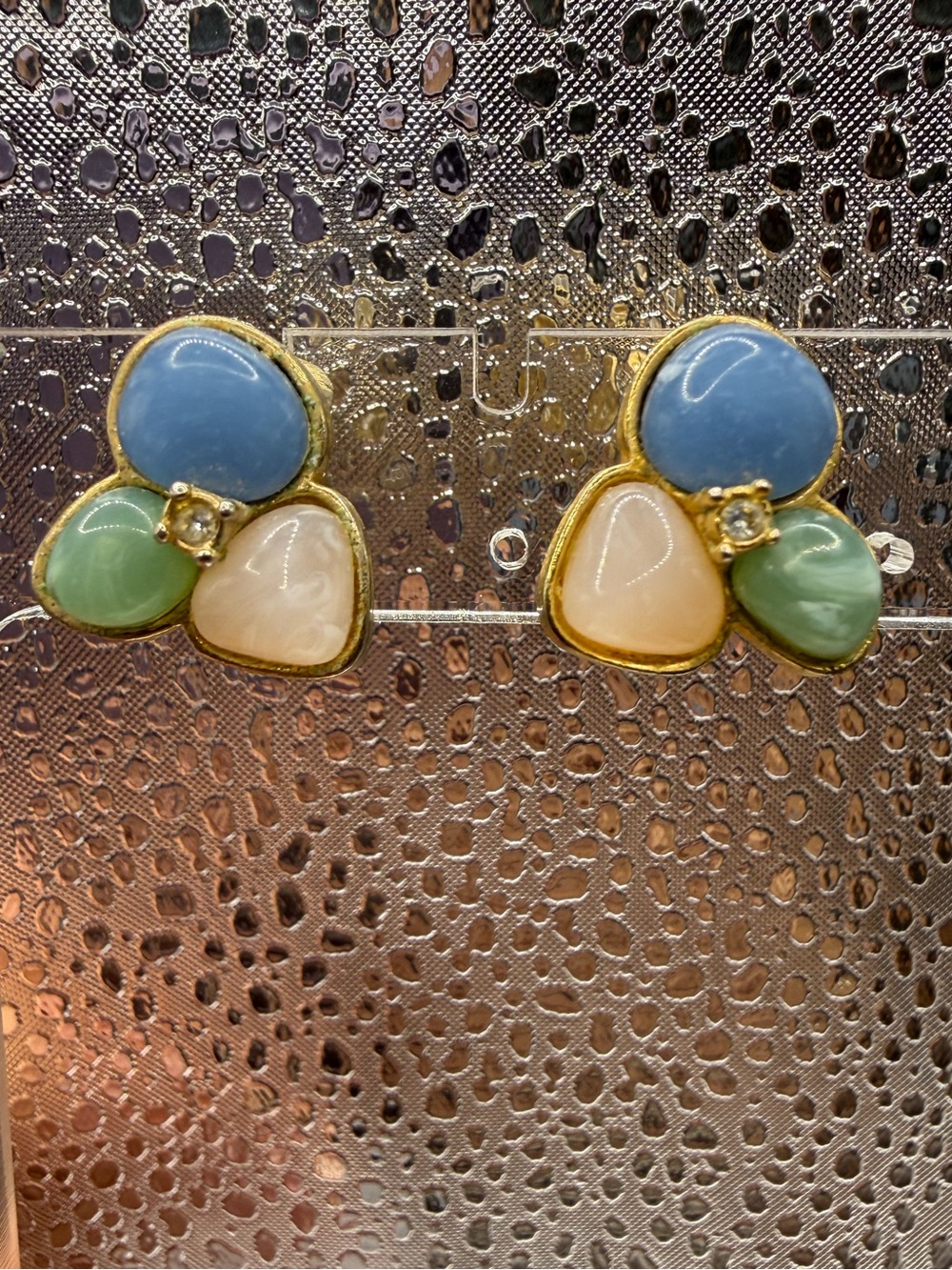 Avon Pastels Clip On Earrings Gold Tone Tri Color Cabochon Cluster 1980’s